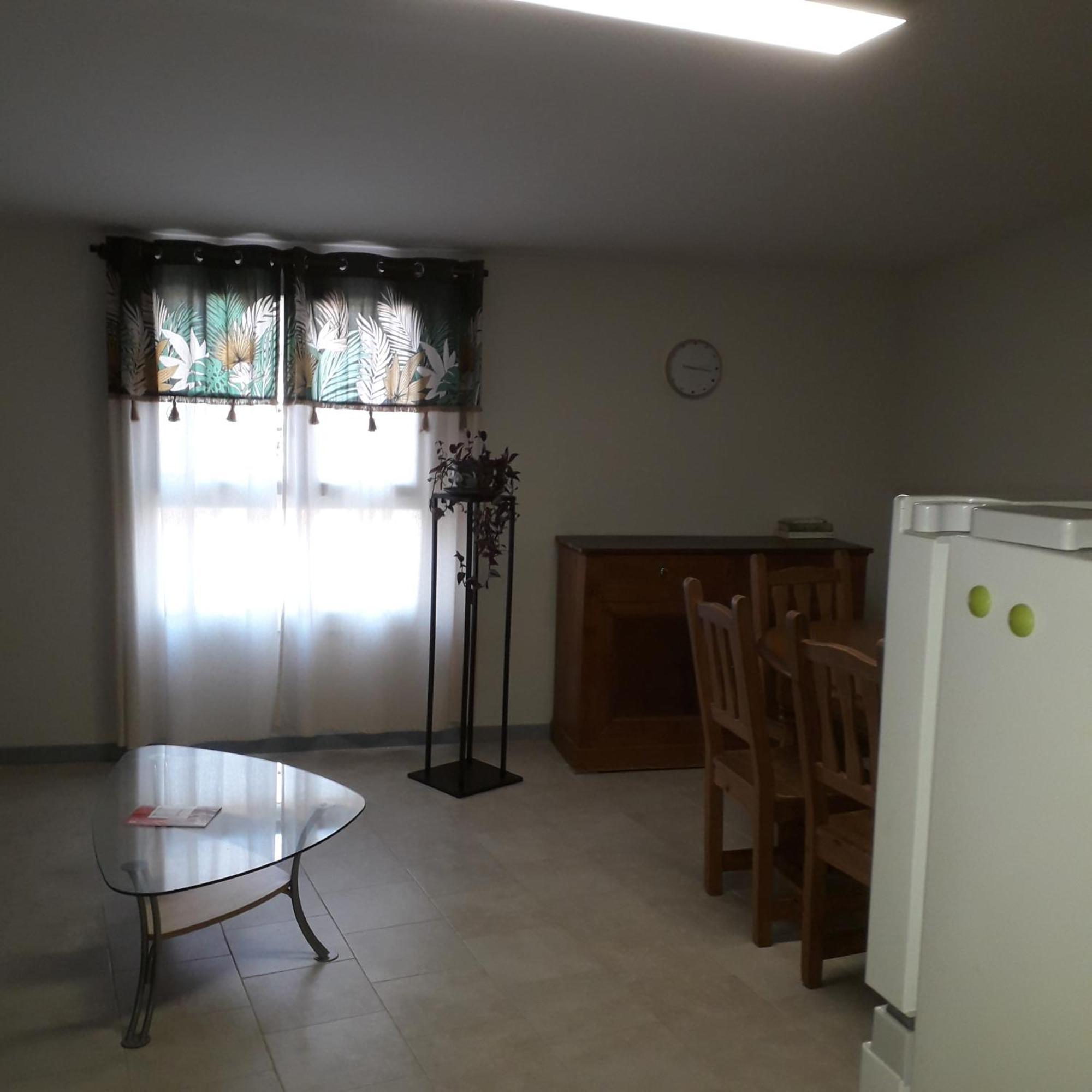 Apartament Chez Rene Montagnac  Zewnętrze zdjęcie